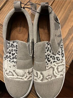 Maurice’s slip ons